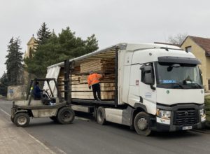 Vykládka krovu u zákazníka – okres Mělník